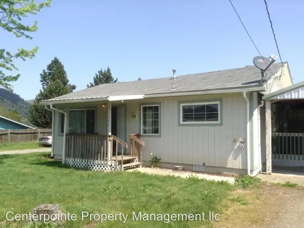 237 Walnut St, Myrtle Creek, OR 97457