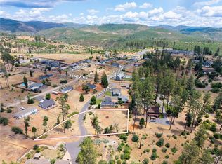 1820 Amore Ln, Paradise, CA 95969