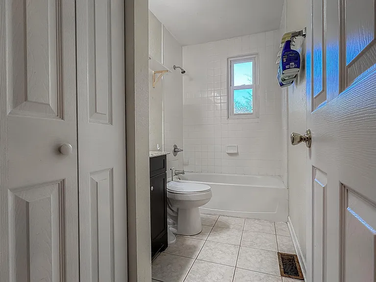1346 Tallwood St — Photo 15
