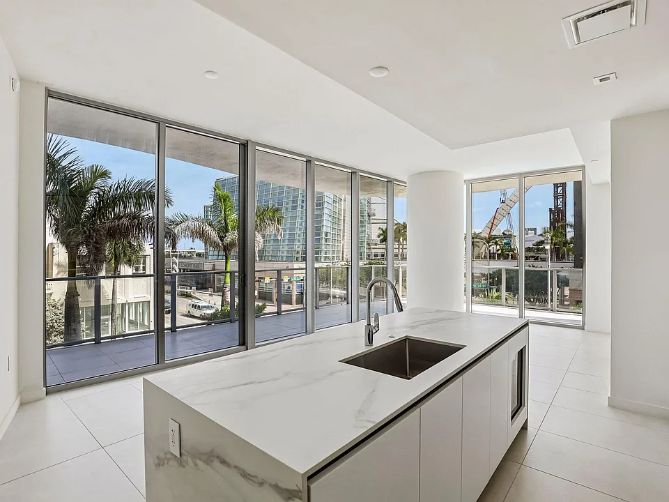 1400 Biscayne Blvd #201