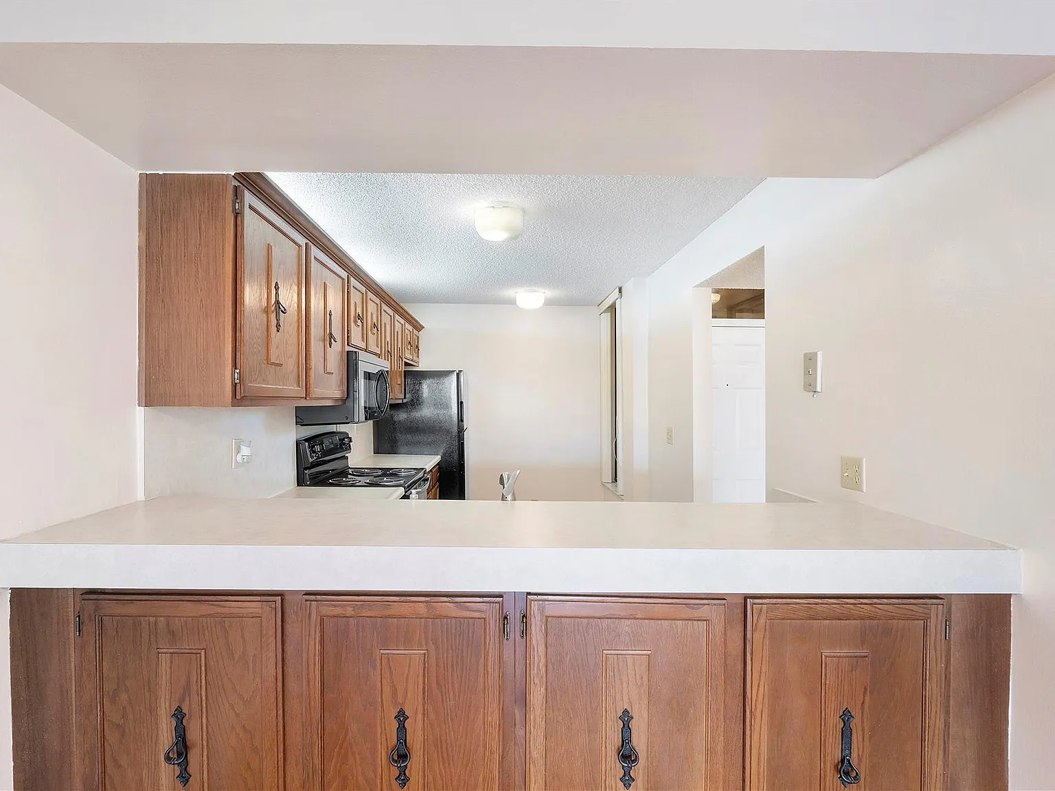 2 bed, 2.0 bath, 990 sqft, $1,900 — Photo 2
