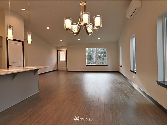 4th image of 447 Cox Street