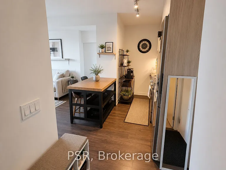 30 Ordnance St #1207 — Photo 4