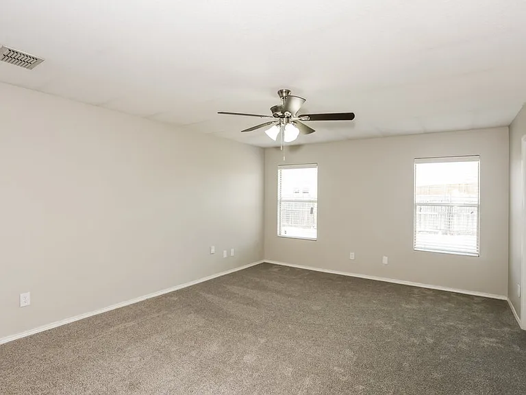 1520 Castle Ridge Rd — Photo 9