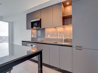 39 Mary St #1205, Barrie, ON L4N 1S9