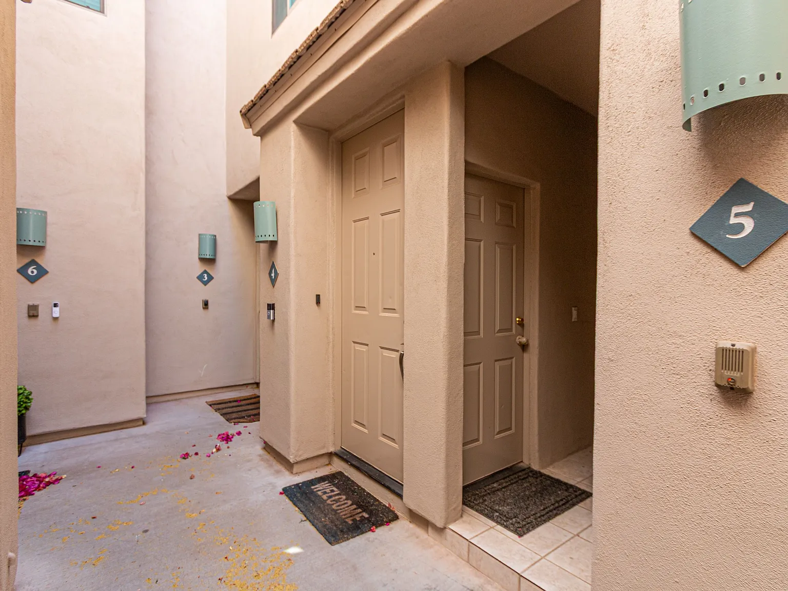 2 bed, 1115 sqft, $2,050 — Photo 4