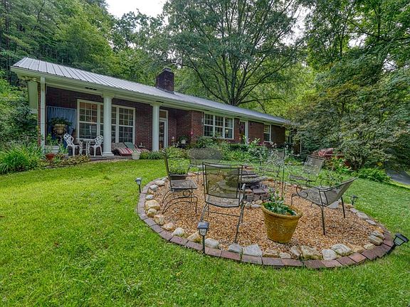 3rd image of 5127 Mineral Springs Rd