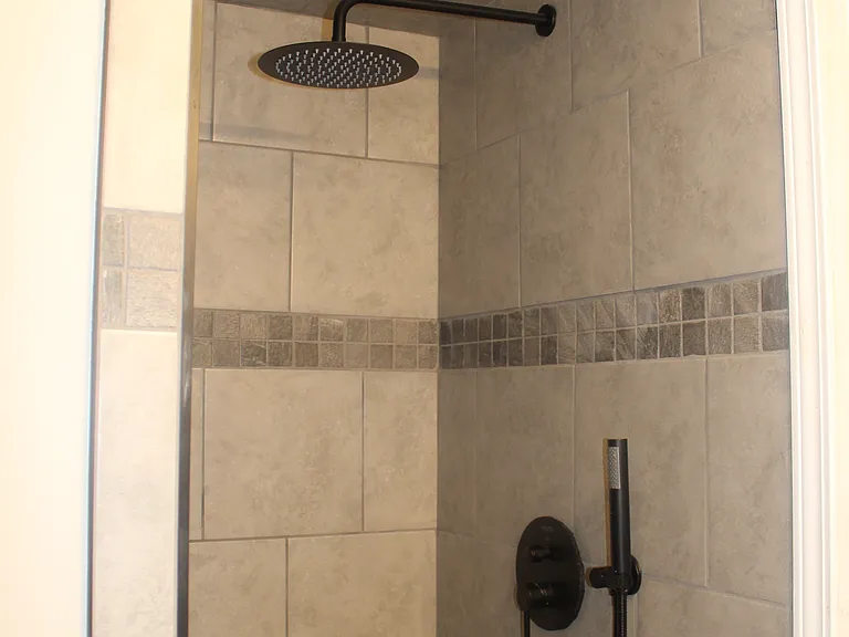 the studio bathroom shower