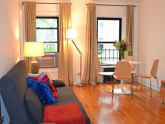 5th image of 129 E 60th St APT 5R