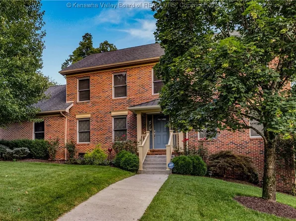 5010 Bennington Dr, Cross Lanes, WV 25313