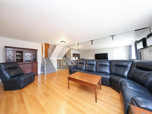 3rd image of 14 Ibsen Ave