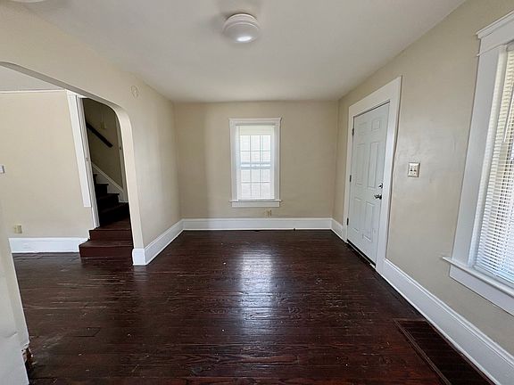 4th image of 141 Fulton St