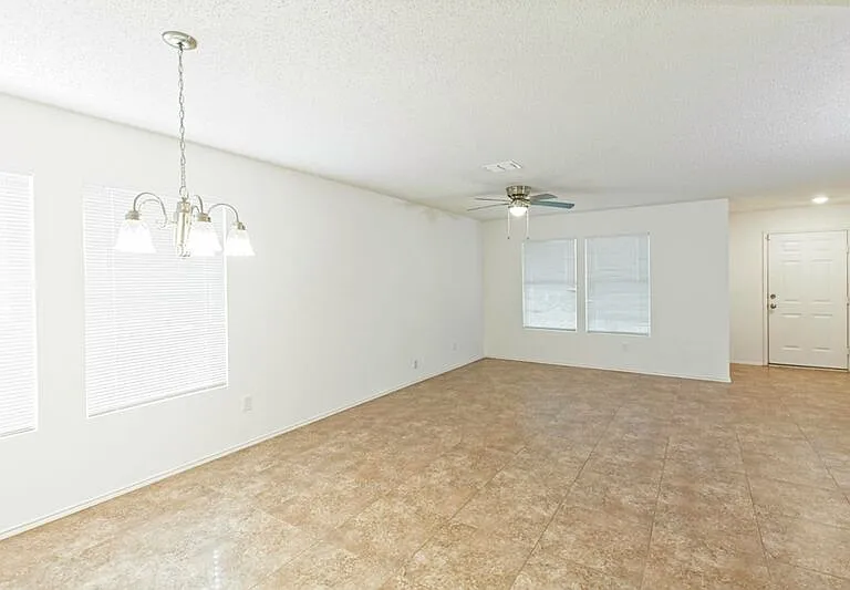 2508 Clear Brook Dr — Photo 9