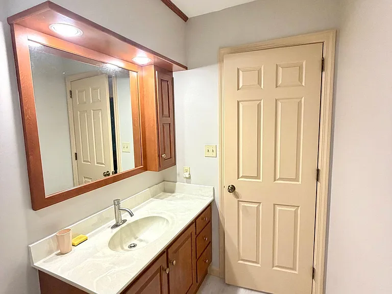 684 Steinman Ct — Photo 28