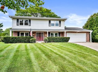 1108 Westhaven Dr, Wheaton, IL