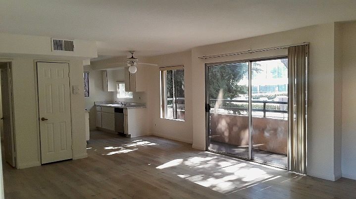 2nd image of 4152 Whitsett Ave APT 102