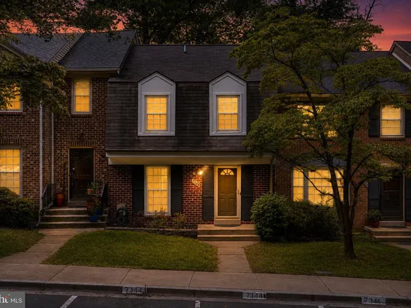 7344 Greentree Rd, Bethesda, MD 20817