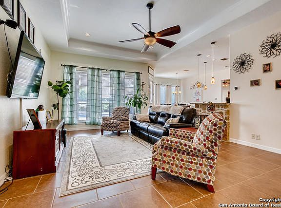 4th image of 15615 York Ln