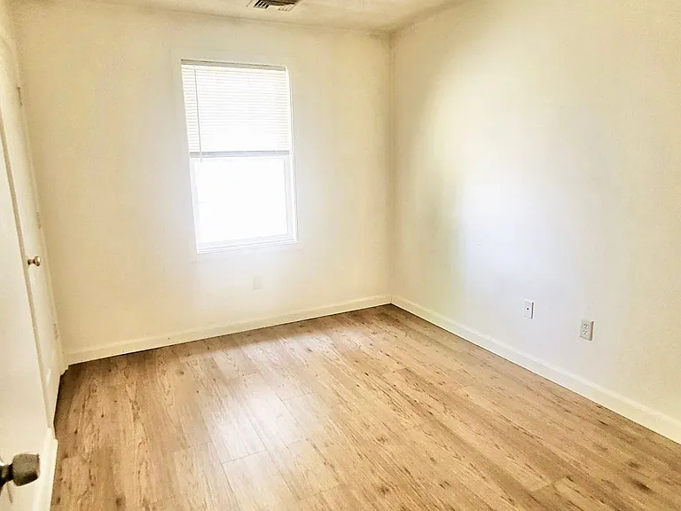 27 Felix St #2 — Photo 10