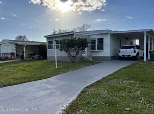1085 Wren Cir, Barefoot Bay, FL 32976