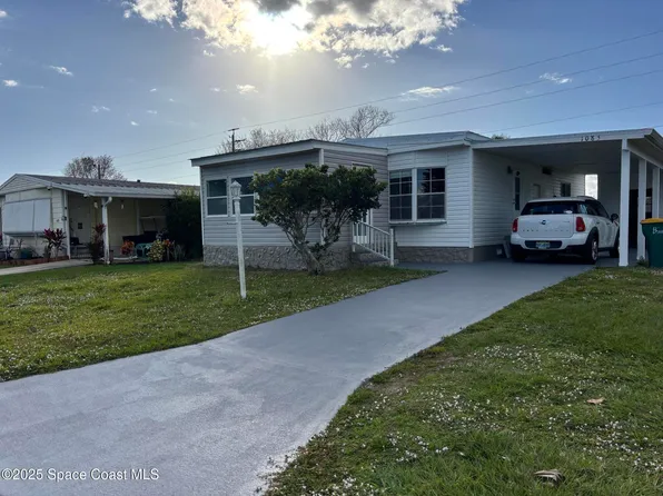 1085 Wren Cir, Barefoot Bay, FL 32976