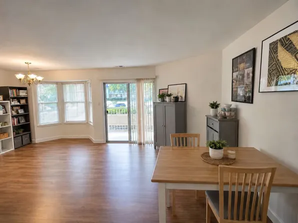 103 Claridge Ct APT 4, Princeton, NJ 08540