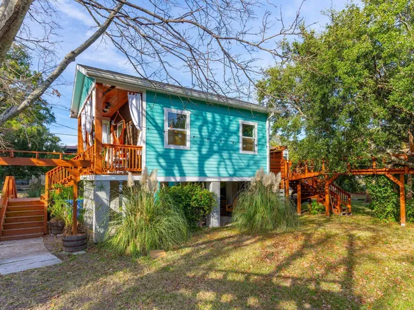 213 E Cooper Ave, Folly Beach, SC 29439