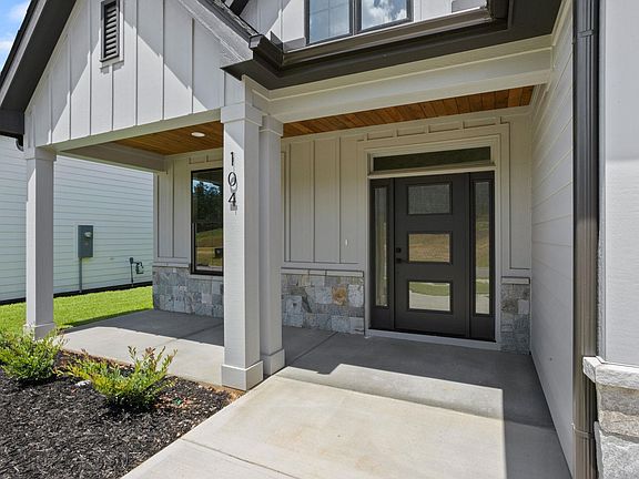 3rd image of 104 Adrian Way