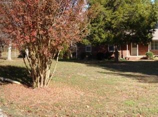 160 Lake Dr, Camden, TN 38320
