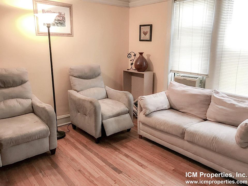 1st image of 632 W Arlington Pl #2M