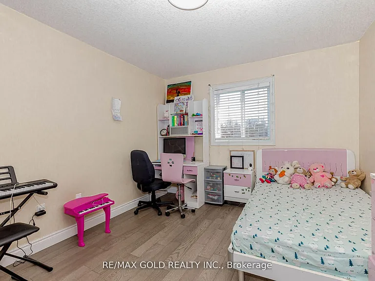 240 Birkinshaw Rd — Photo 42