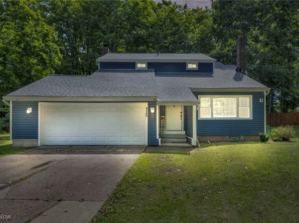 4281 Martin Dr, North Olmsted, OH 44070