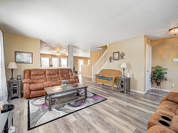 5th image of 246 Parkview Dr