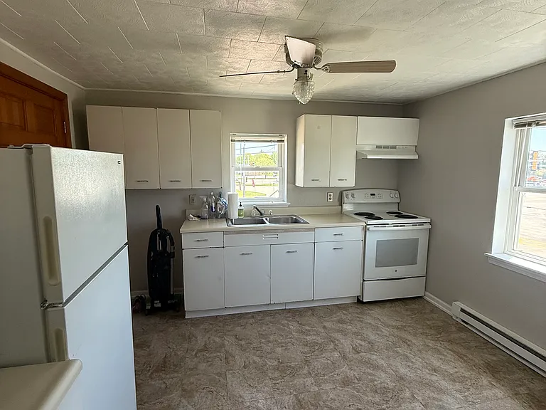 708 Pines Rd — Photo 3
