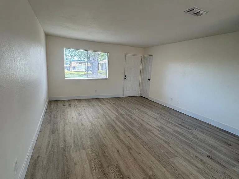 5574 Mountain View Dr — Photo 3