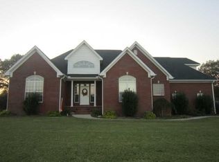 14 Remington Dr, Fayetteville, TN 37334