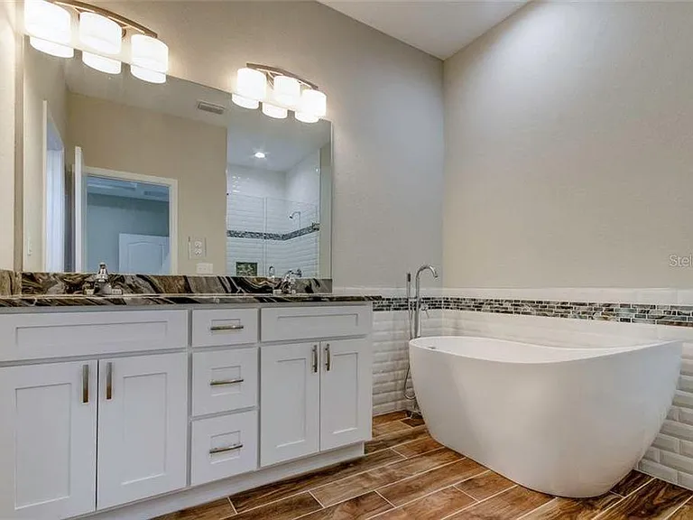2309 W Saint John St — Photo 25