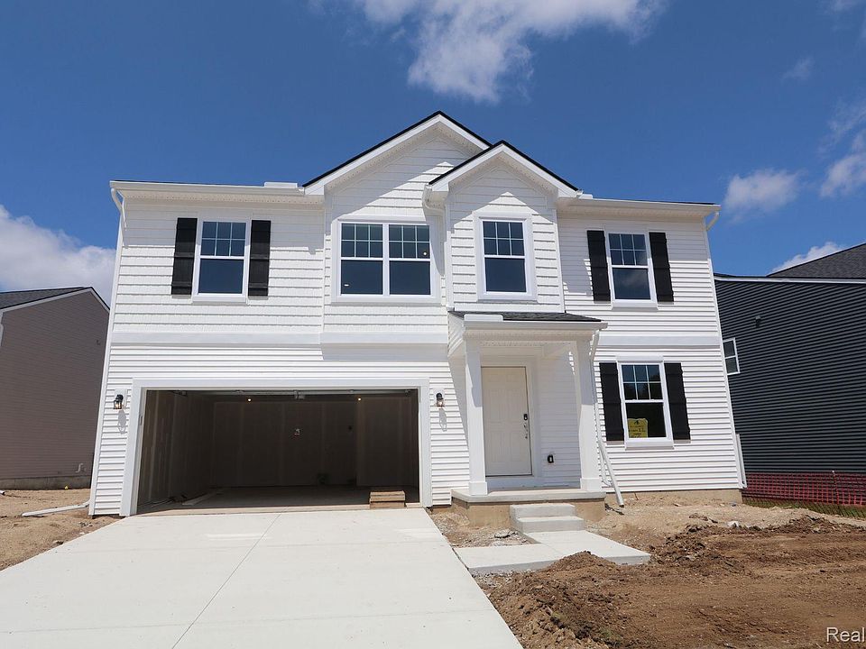 1st image of 560 Village Pointe Cir