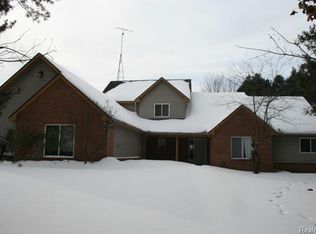 363 Avanti Ln, Highland, MI 48357