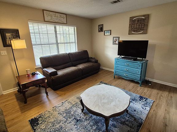 3rd image of 721 Perryman St