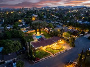 945 Berkshire Ct, Escondido, CA 92025