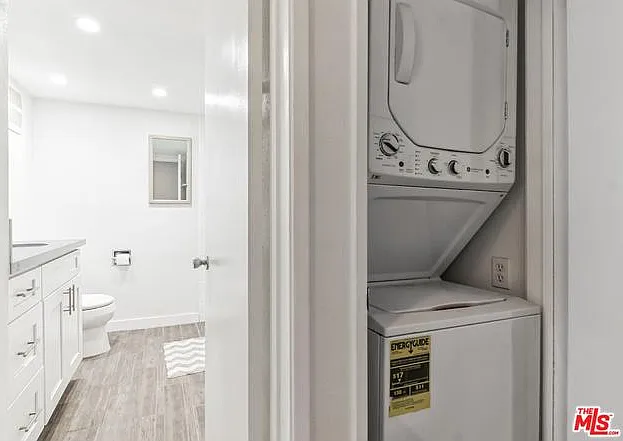 10535 Wilshire Blvd #404 — Photo 32