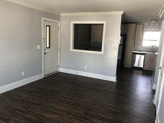 4th image of 2637 River Dr Unit 4