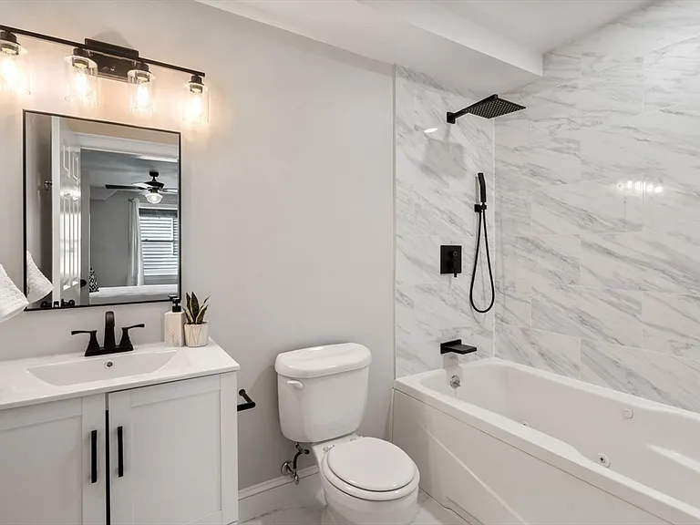 120 W 7th St #102 — Photo 7