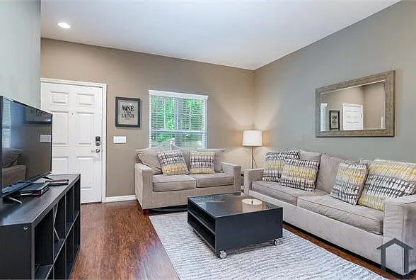 8964 Silver Pl — Photo 2