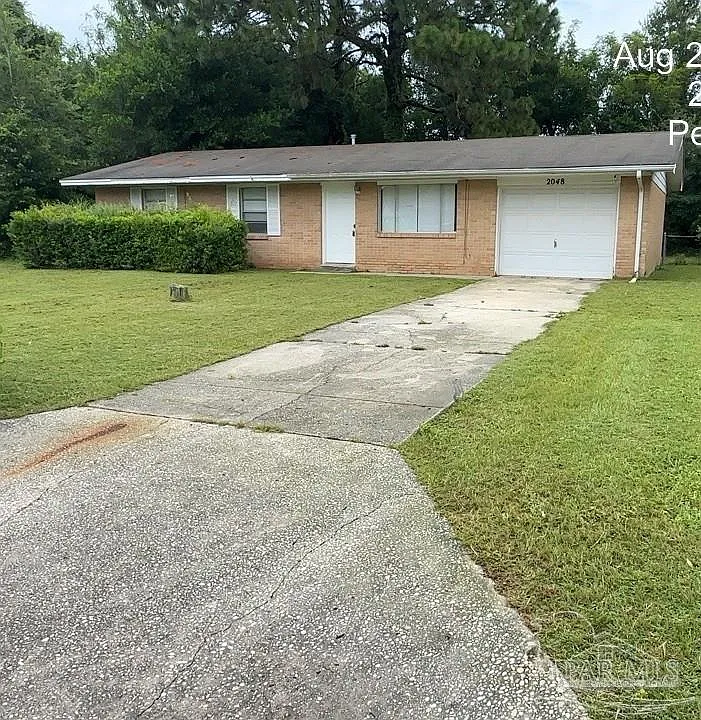 3 bed, 1107 sqft, $1,395 — Photo 1