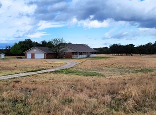 702 Valley View Dr, Mertzon, TX 76941