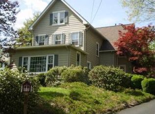 65 Lower Morrisville Rd, Fallsington, PA 19054