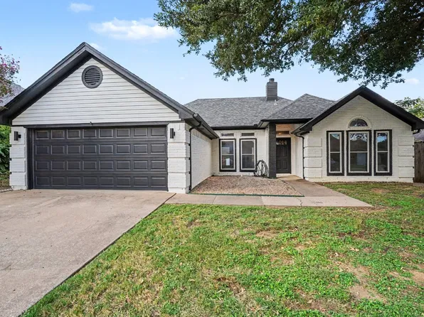 6053 Sundown Dr, Watauga, TX 76148