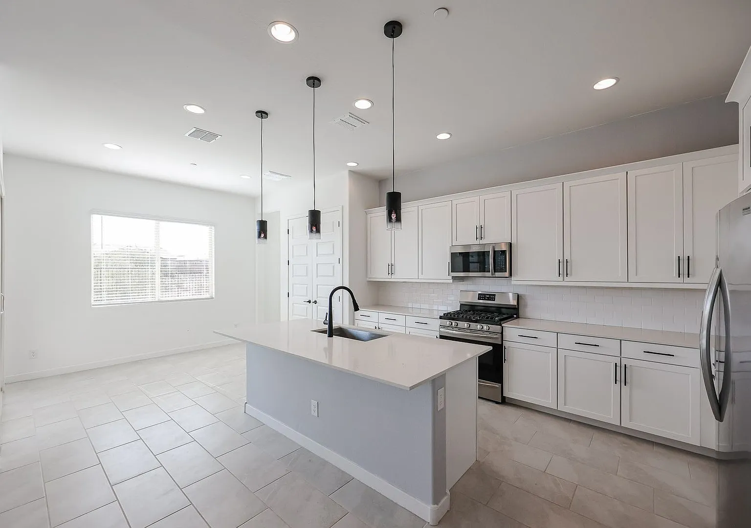 Flexible floorplan in Mystic at Lake Pleasant! — Photo 4